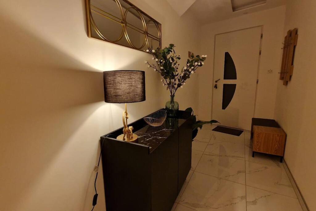 Suite Prestige Logement Neuf Avec Spa Et Ecran De Cinema En Rez De Jardin Κολμάρ Εξωτερικό φωτογραφία